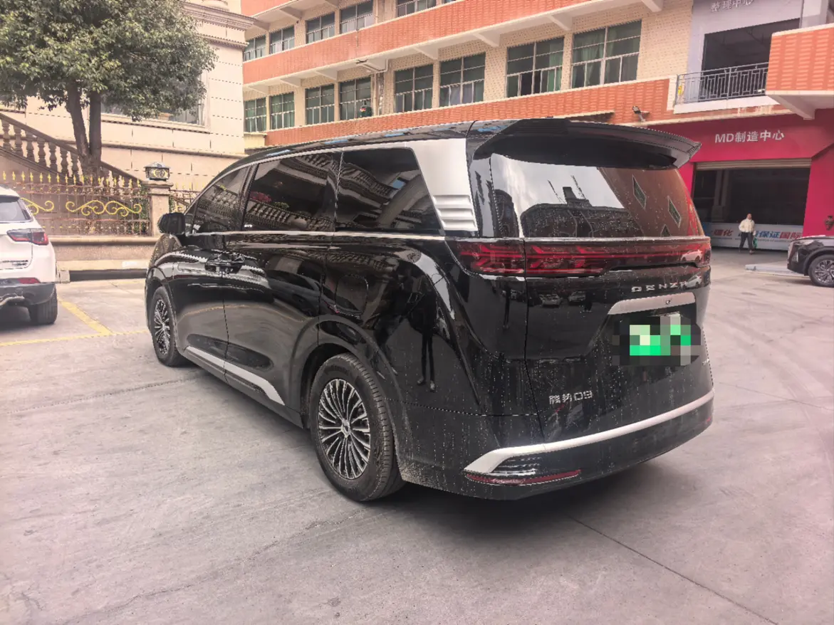 Denza D9 DM  из Китая