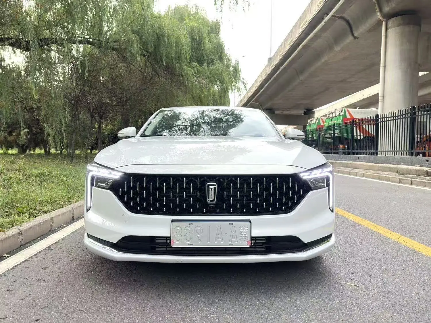 FAW Bestune B70 (Besturn B70)  из Китая