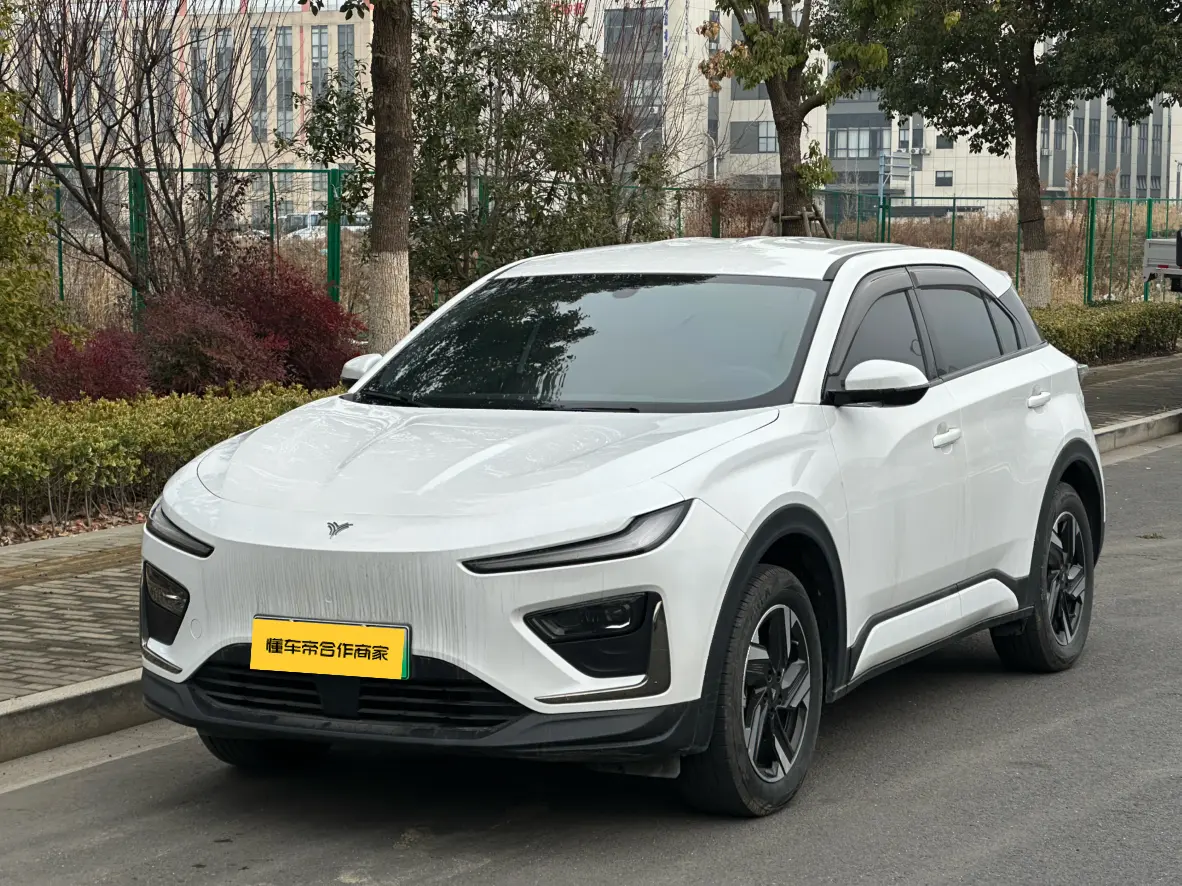 NETA NezhaX  из Китая