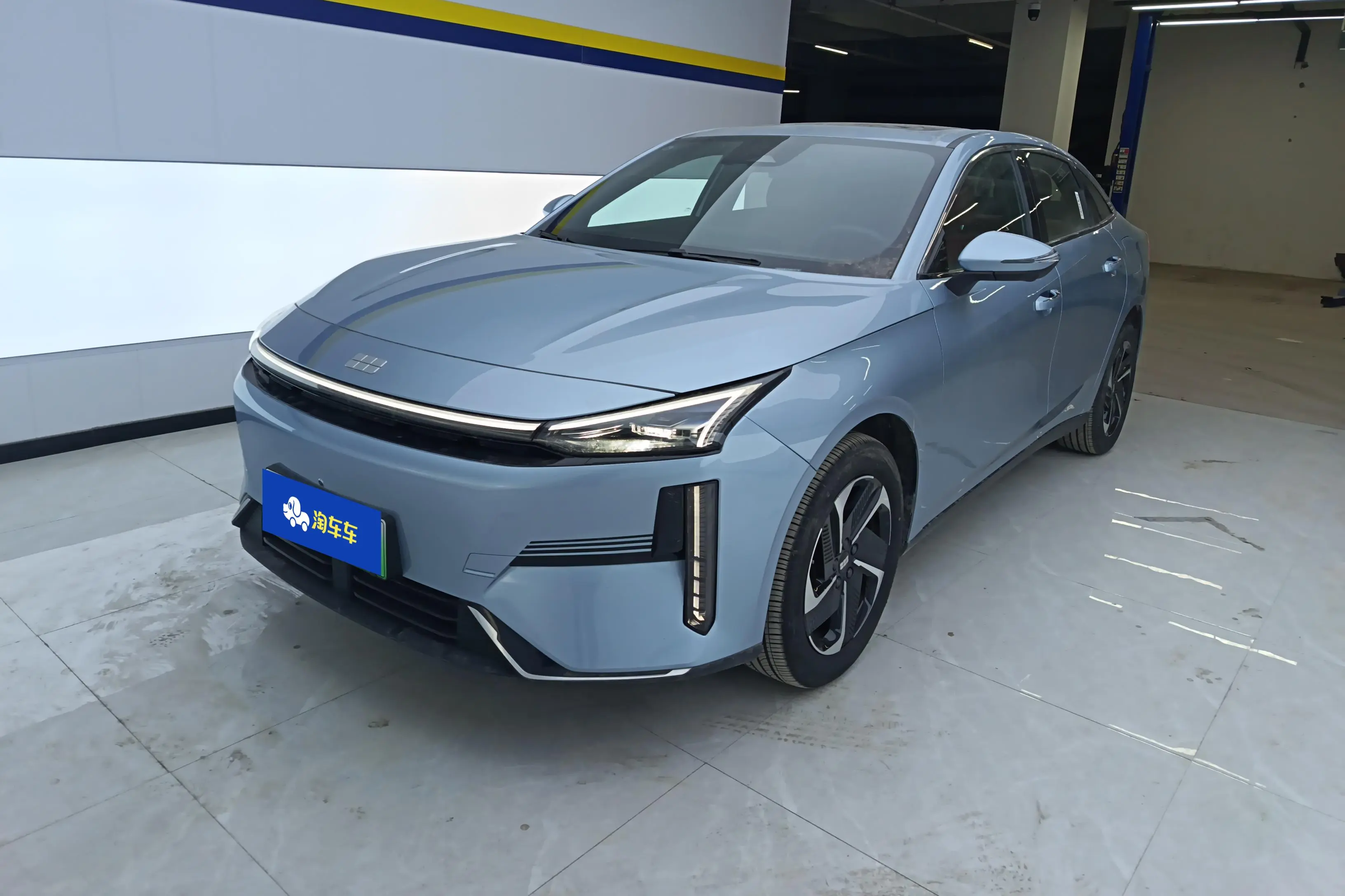 Geely Galaxy L6  из Китая