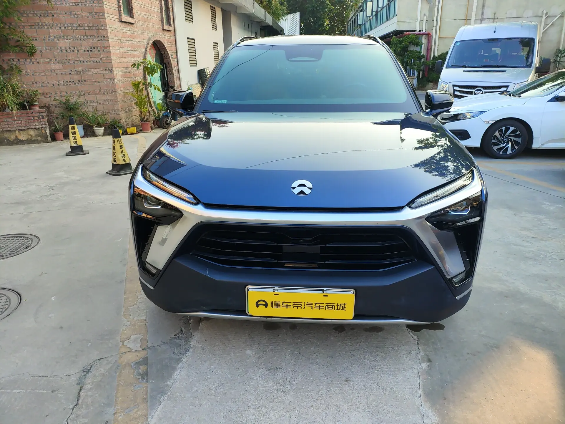 NIO ES8  из Китая