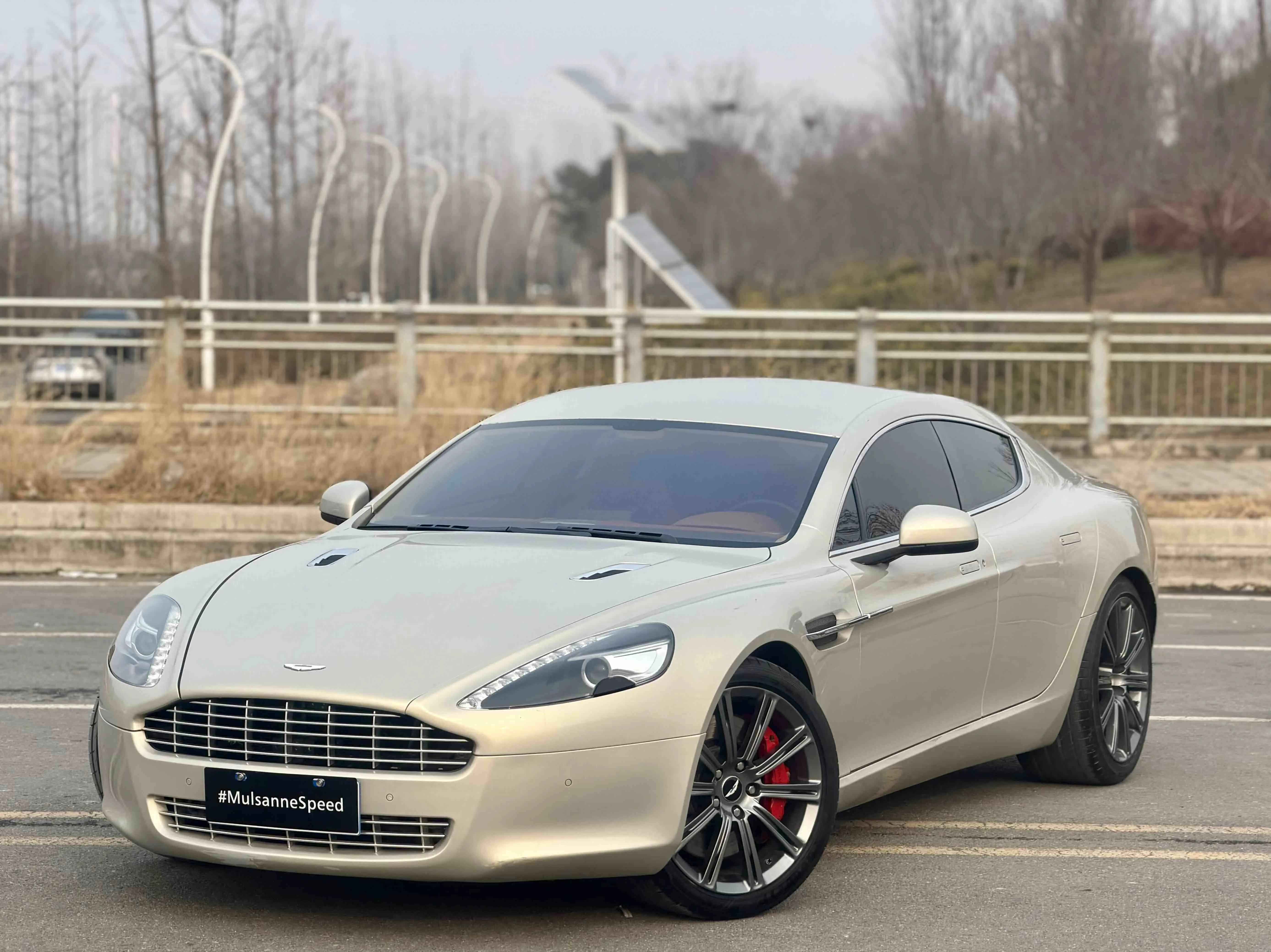 Aston Martin Rapide  из Китая