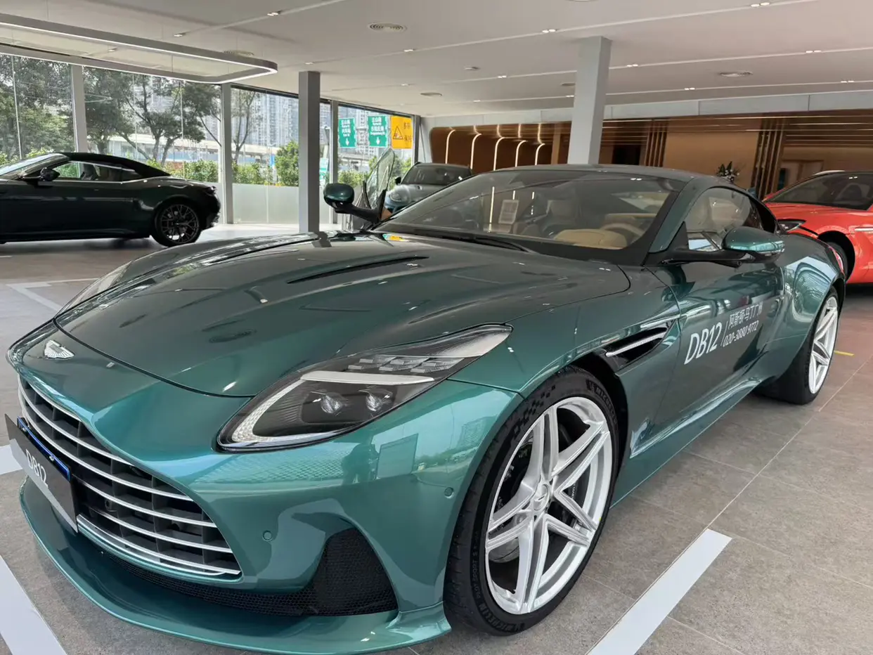 Aston Martin DB12  из Китая