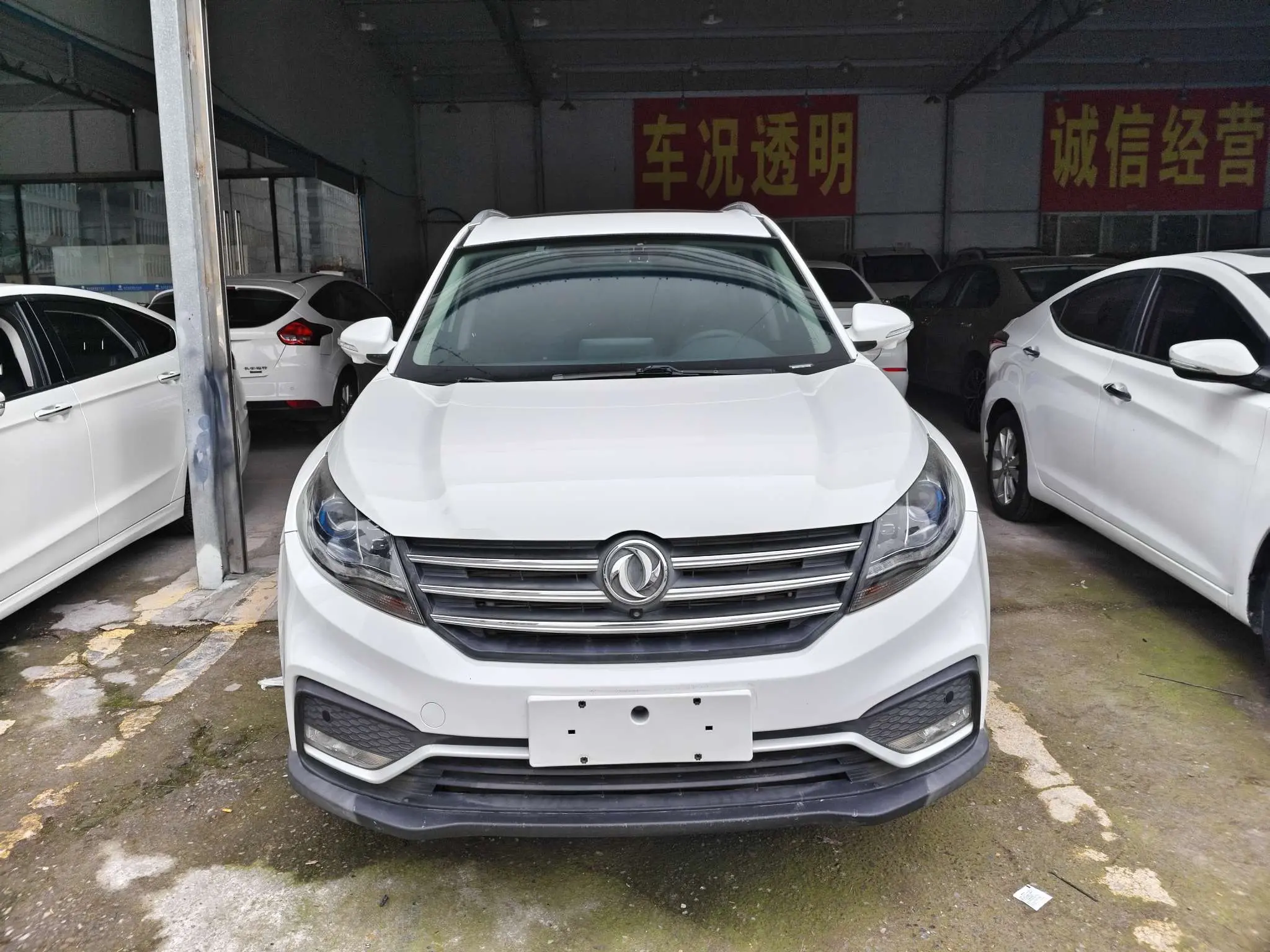 Dongfeng Fengon 580  из Китая