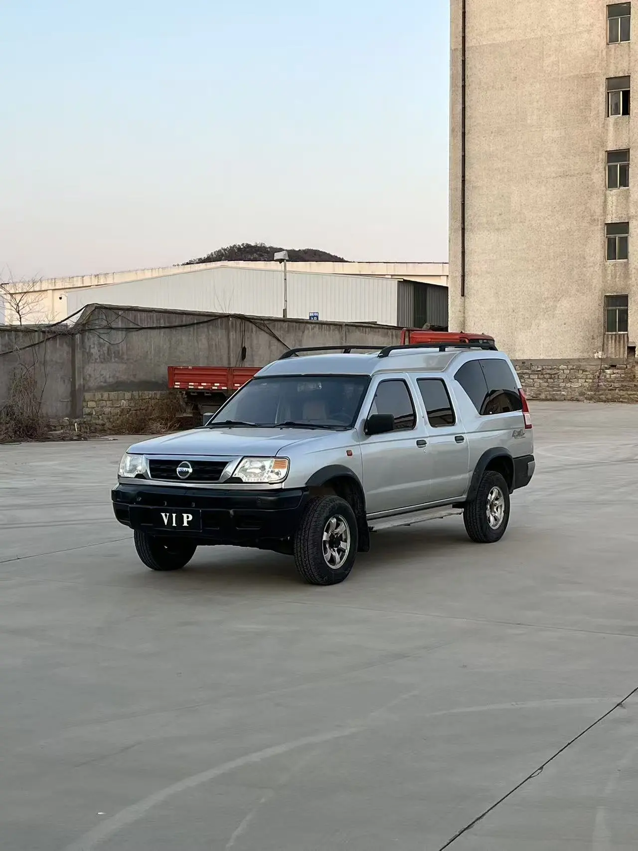 Dongfeng Ruiqi multi-purpose vehicle  из Китая