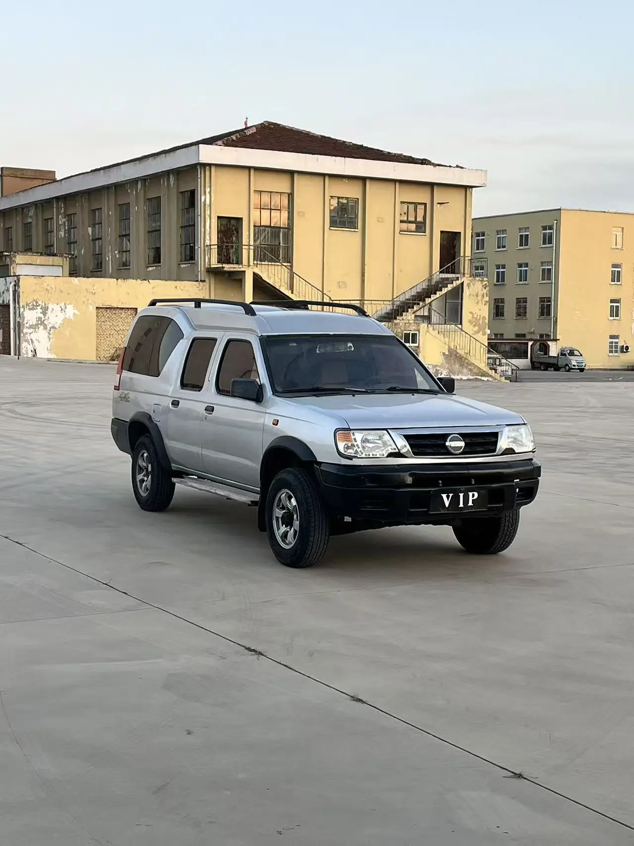 Dongfeng Ruiqi multi-purpose vehicle  из Китая