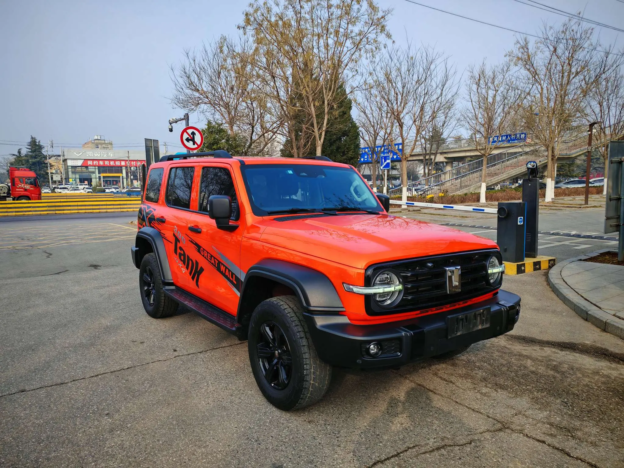 Tank 300  из Китая