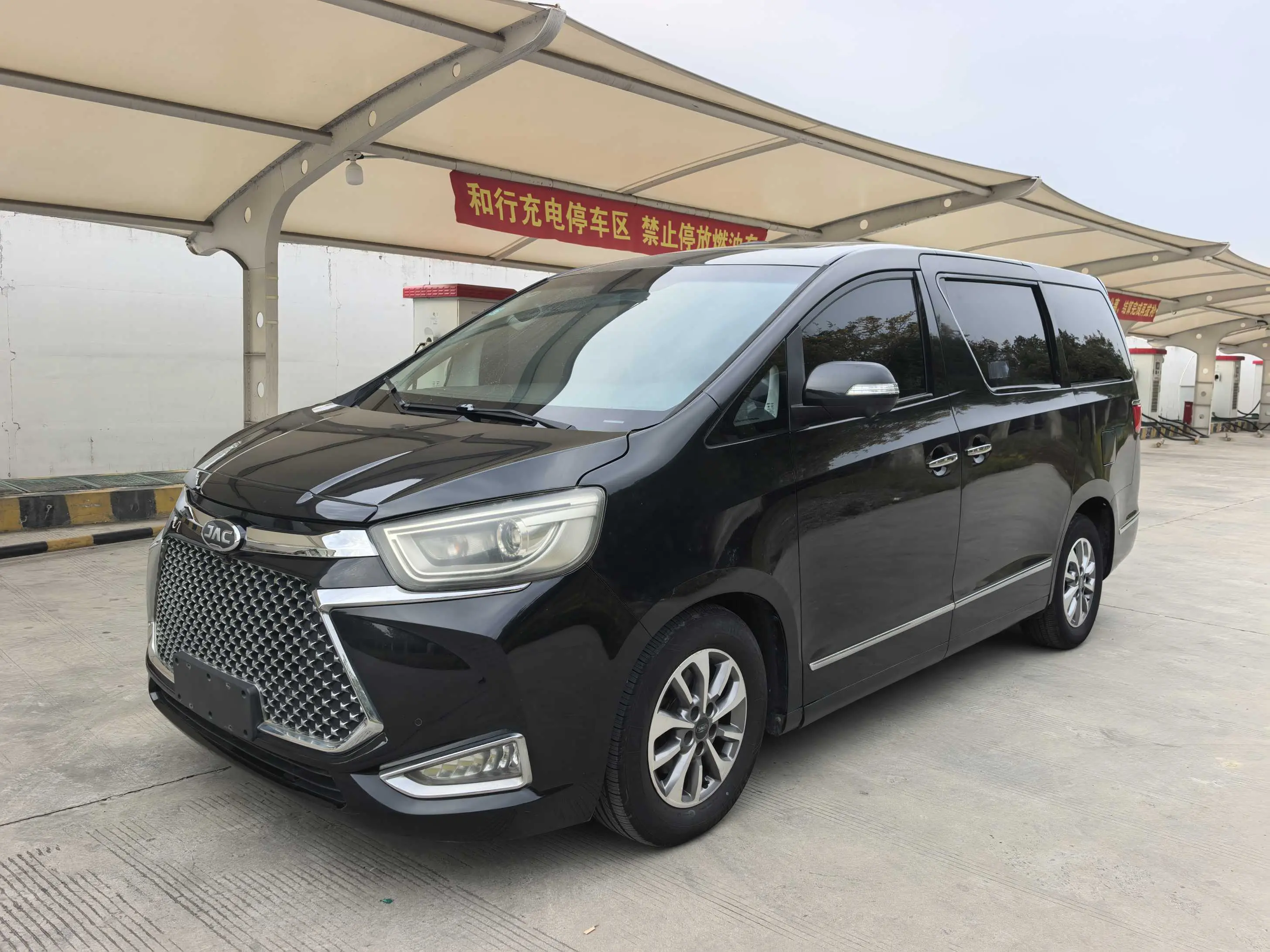 Jiangxi Ruifeng M6  из Китая