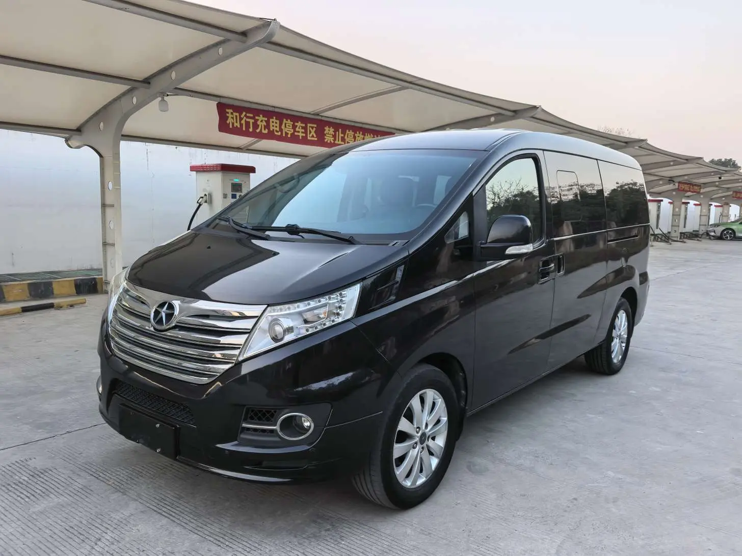 Jiangxi Ruifeng M5  из Китая