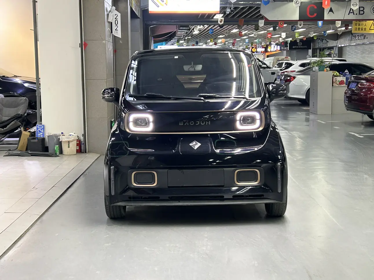 Baojun KiWi EV  из Китая