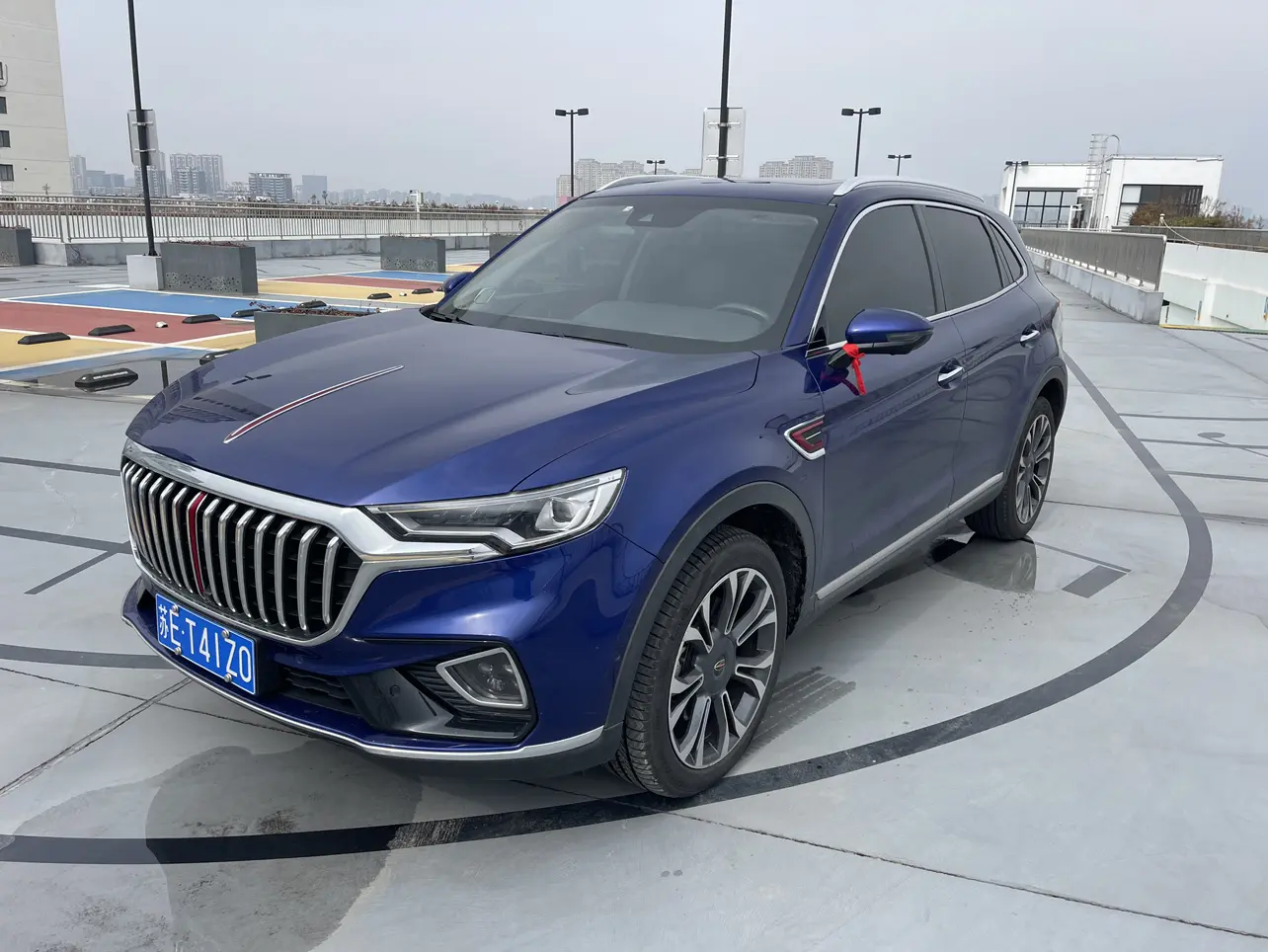 Hongqi HS5  из Китая