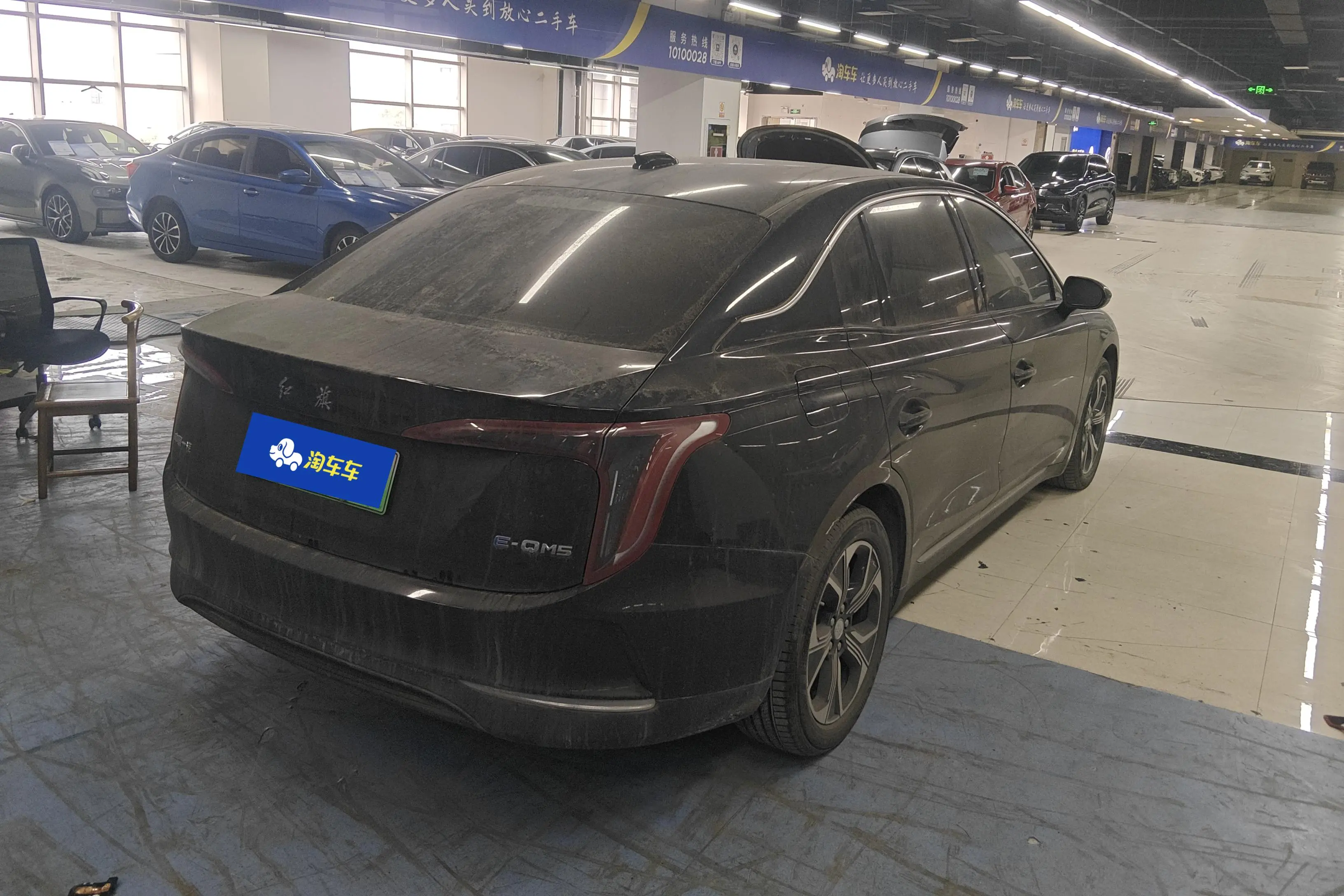 Hongqi E-QM5  из Китая