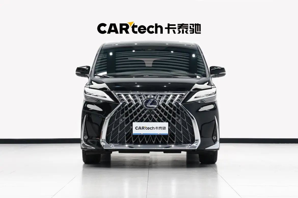 Lexus LM  из Китая