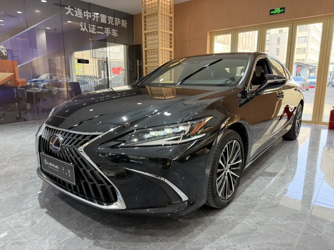 Lexus ES