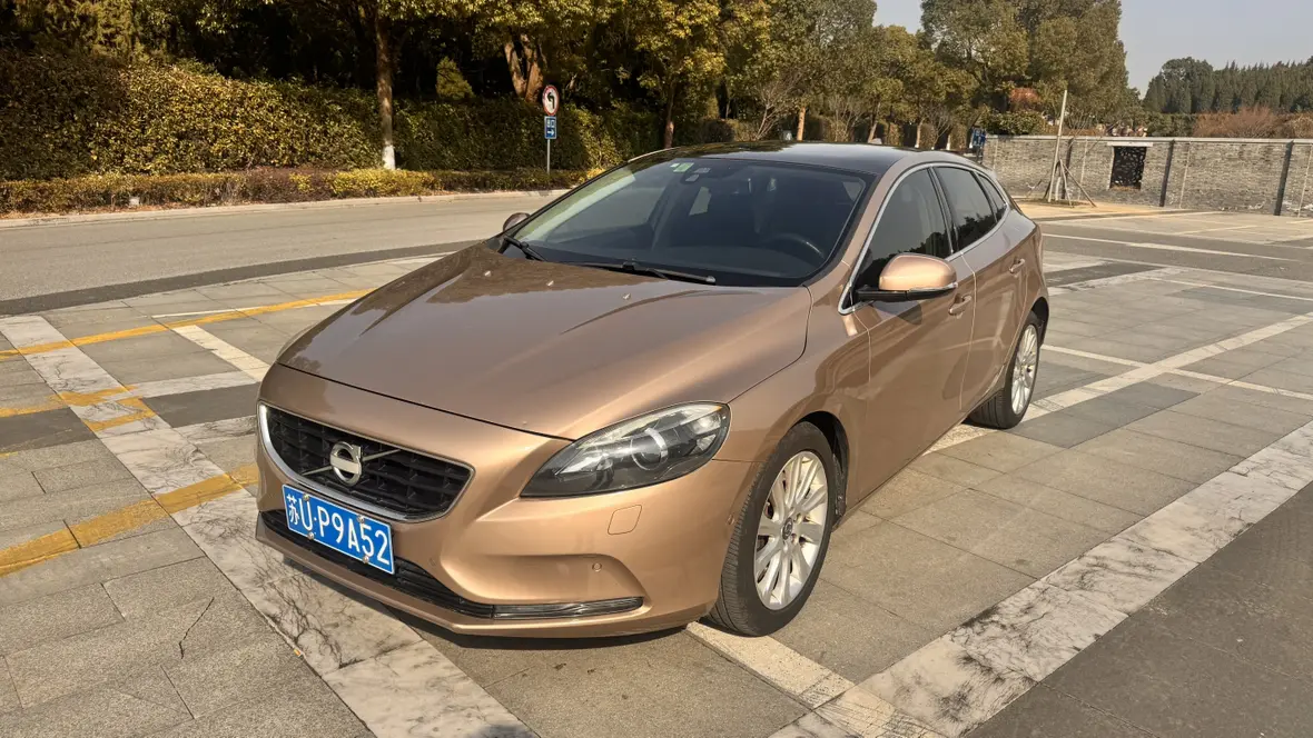 Volvo V40  из Китая