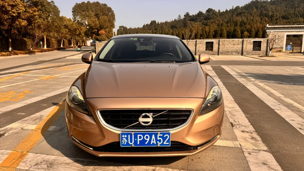 Volvo V40  из Китая