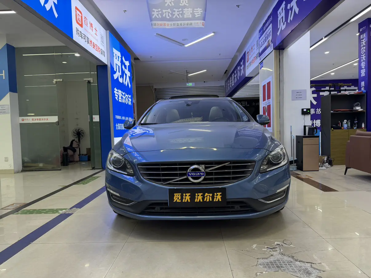 Volvo V60  из Китая