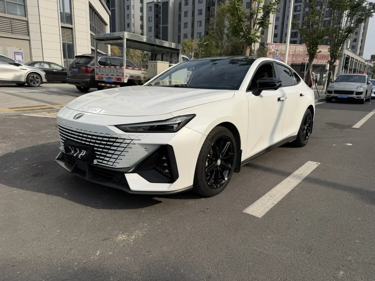 Changan UNI-V  из Китая
