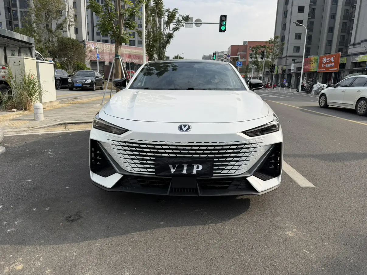 Changan UNI-V  из Китая