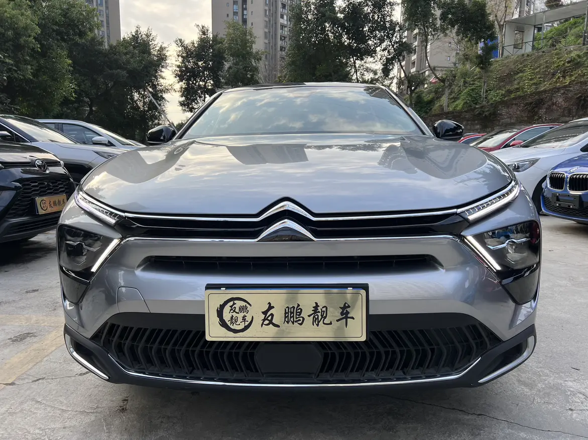Citroën Versailles C5 X  из Китая