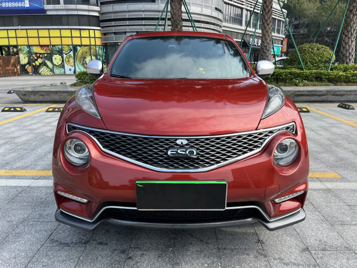 Infiniti ESQ  из Китая