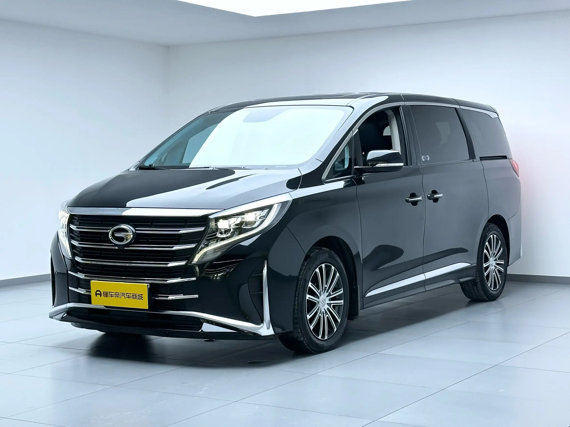 GAC Trumpchi M8  из Китая
