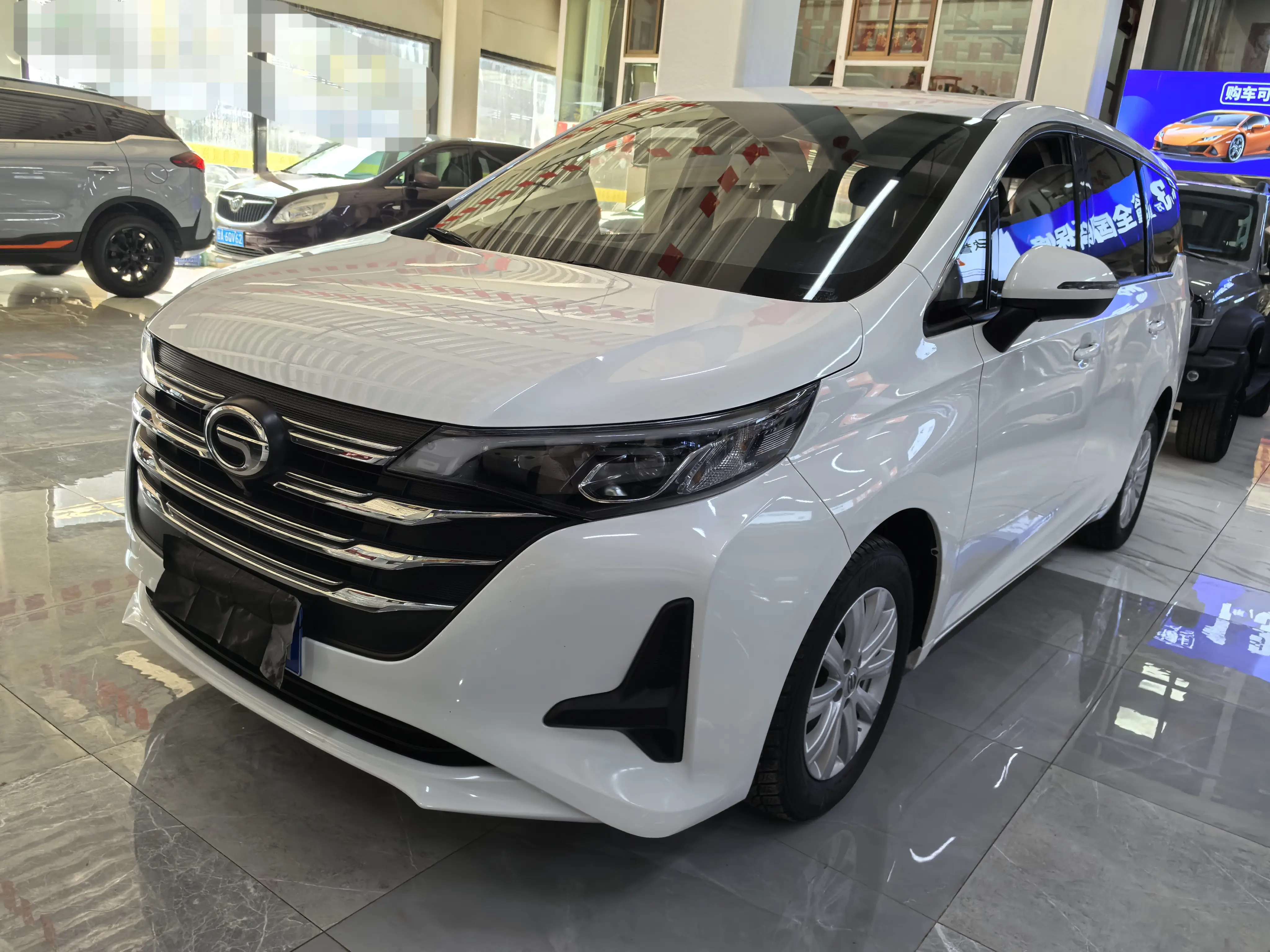 GAC Trumpchi M6  из Китая