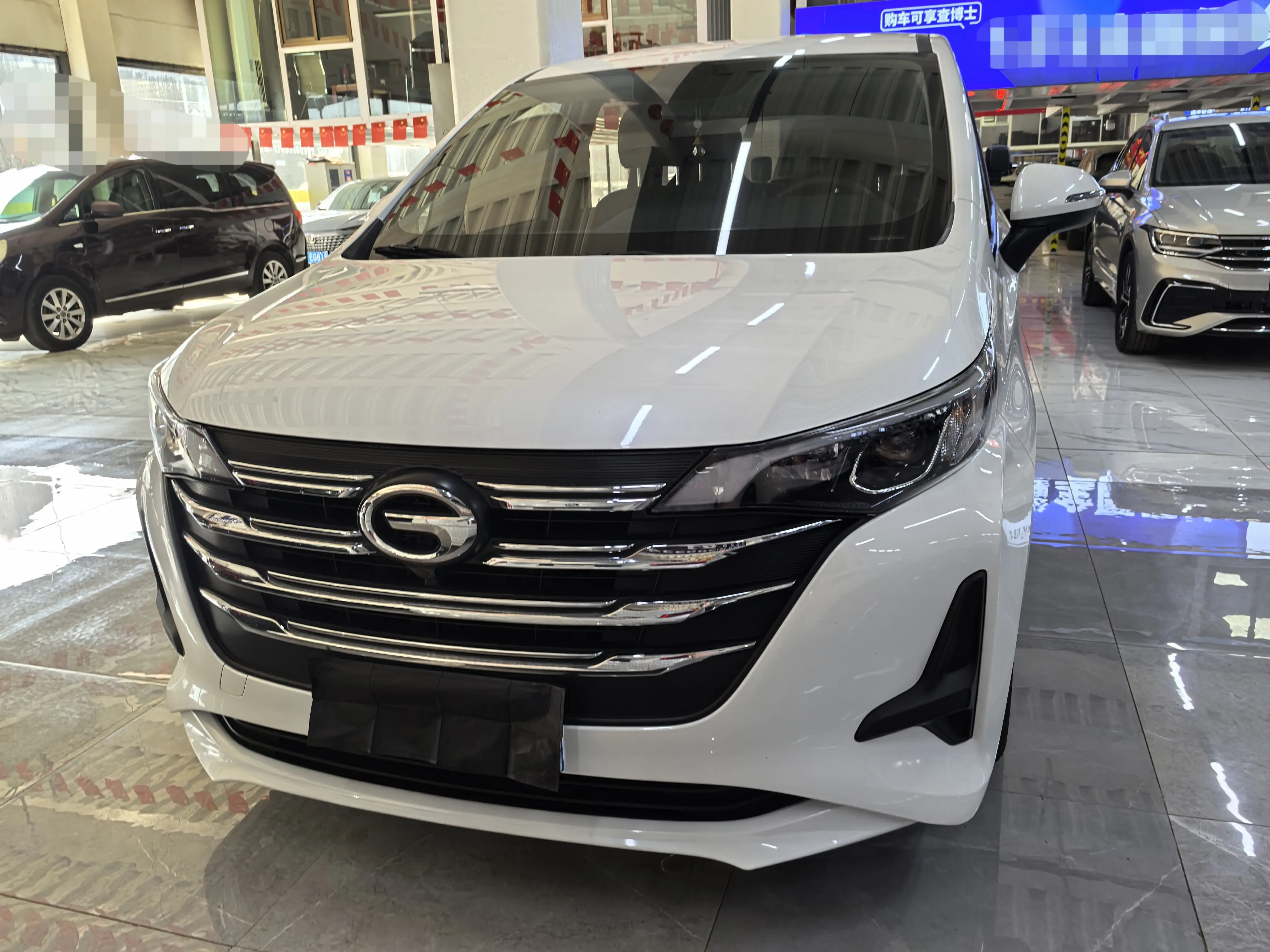 GAC Trumpchi M6  из Китая