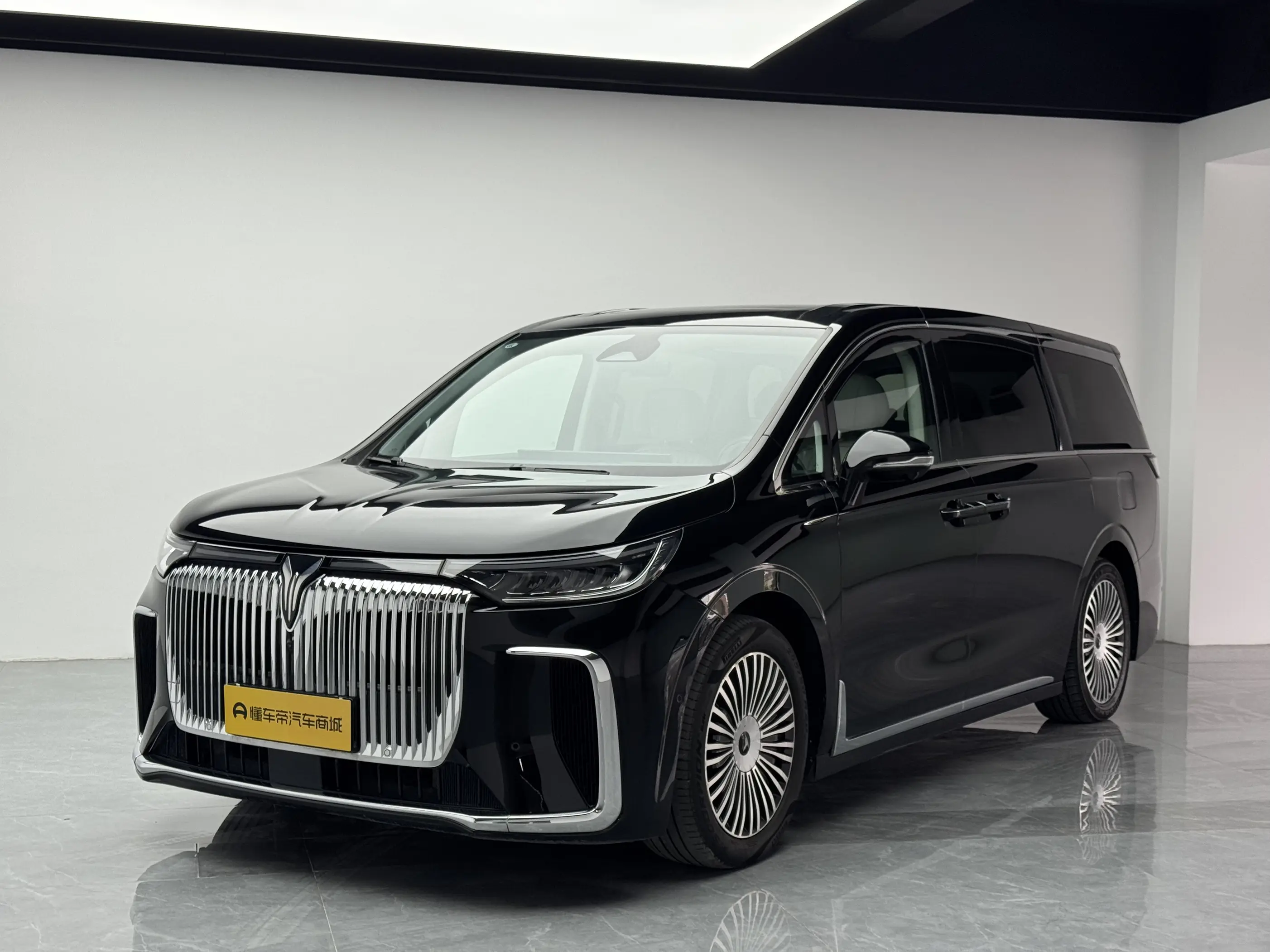 Voyah Lantu Dreamer PHEV  из Китая