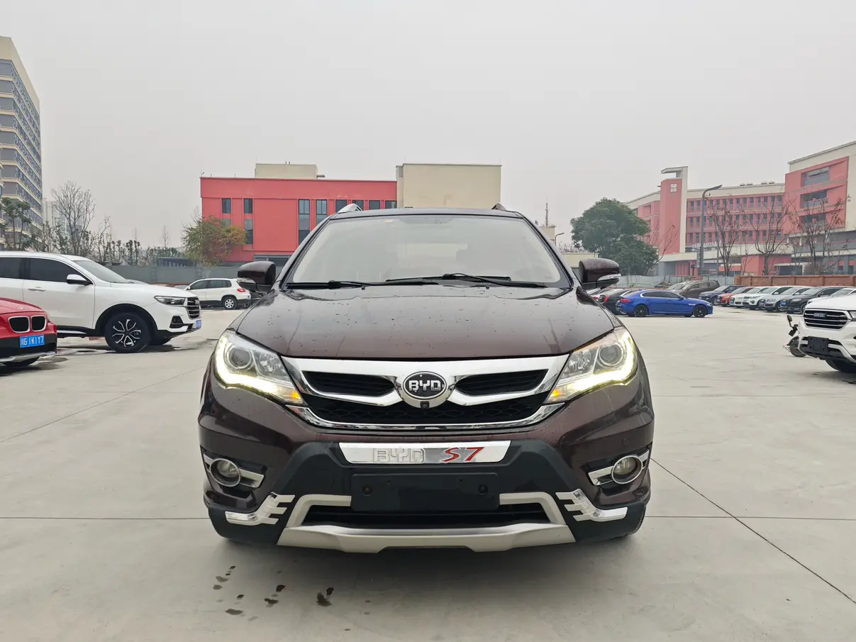 BYD S7  из Китая