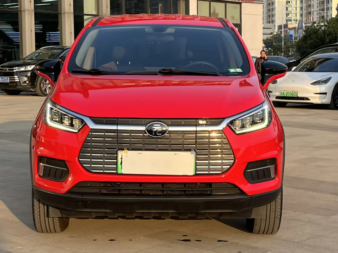 BYD Yuan EV  из Китая