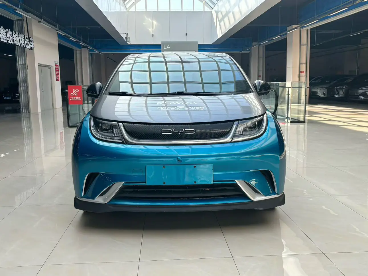 BYD Dolphin  из Китая