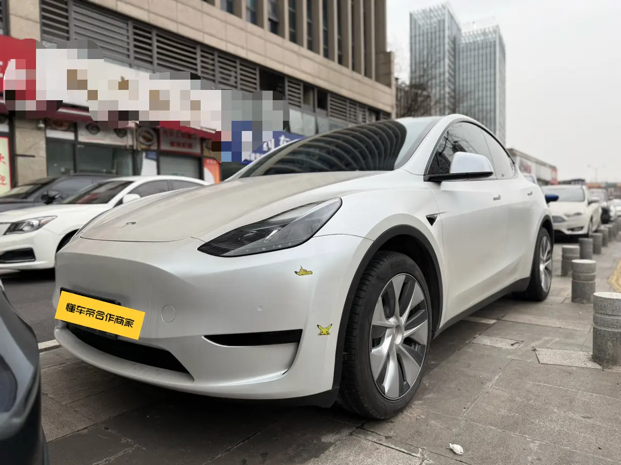 Tesla Model Y  из Китая