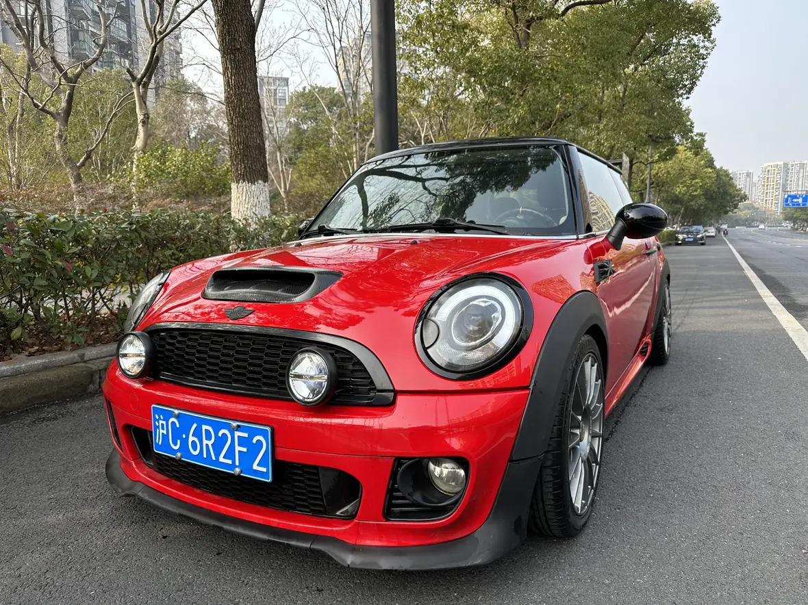 MINI CLUBMAN  из Китая