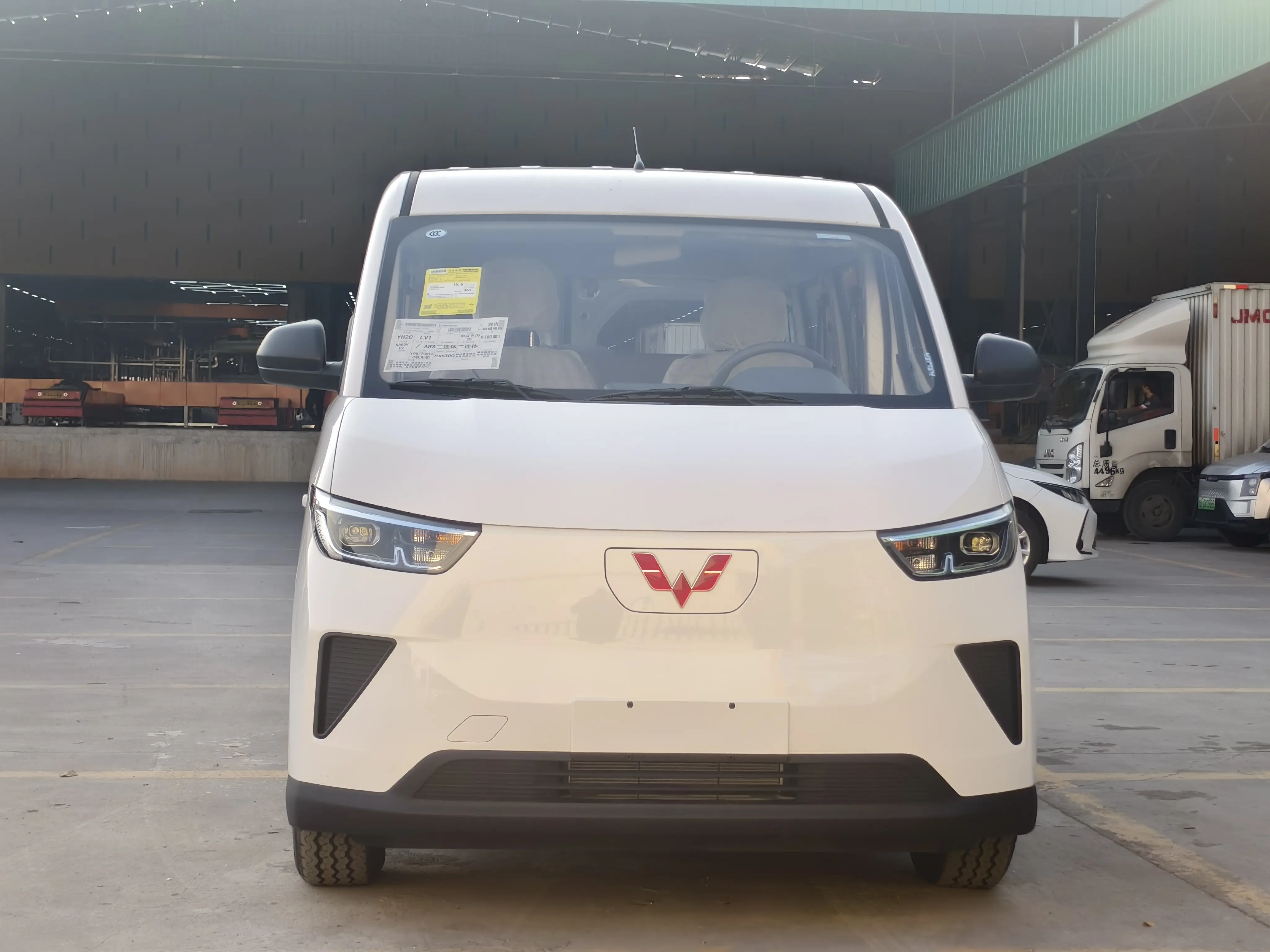 Wuling Yangguang  из Китая