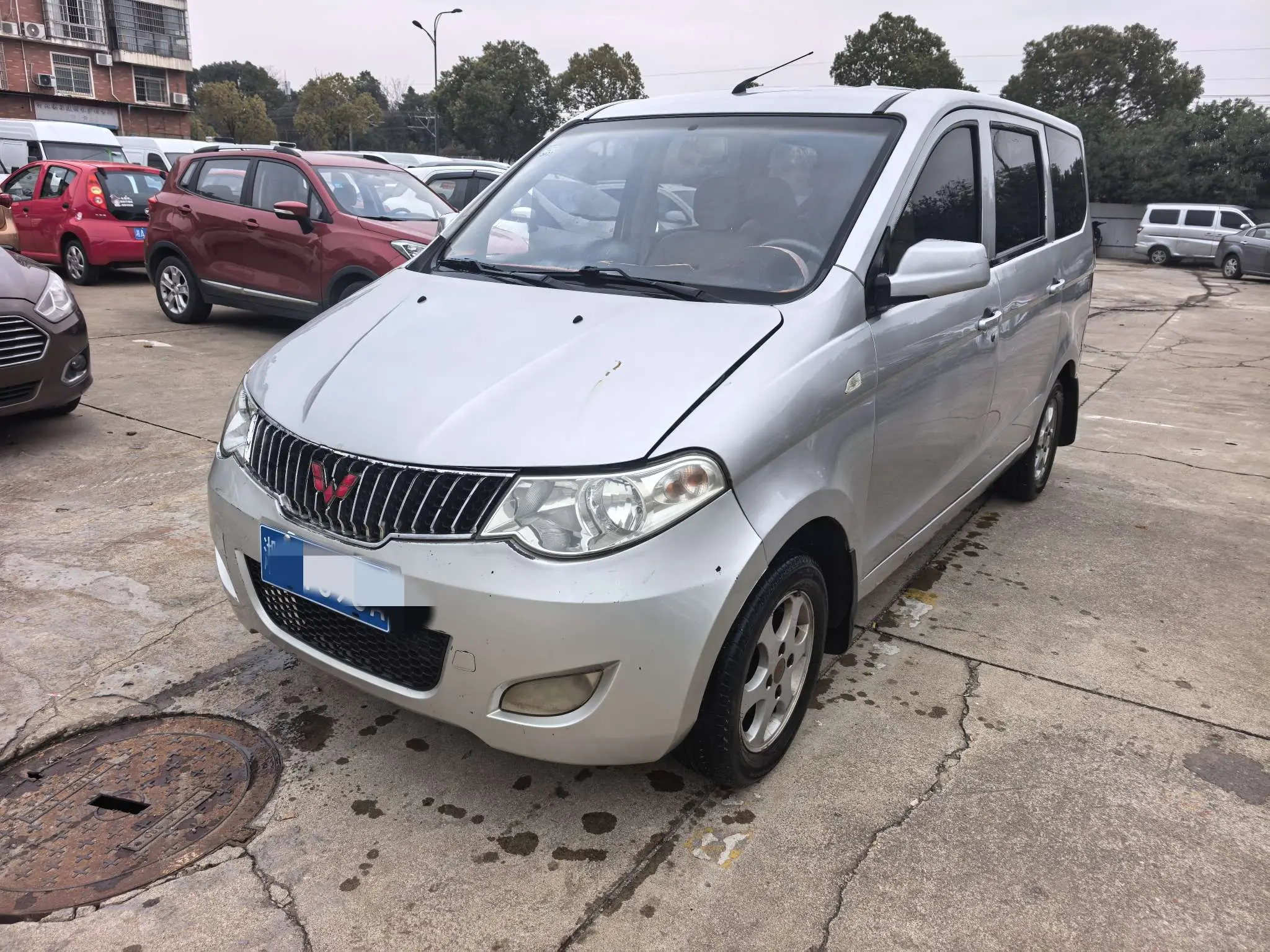 Wuling Hongguang  из Китая