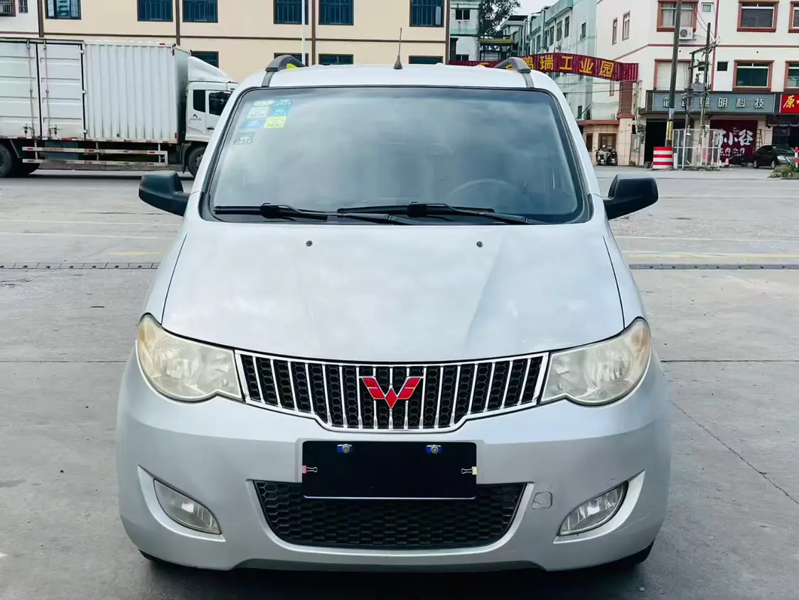 Wuling Hongguang  из Китая
