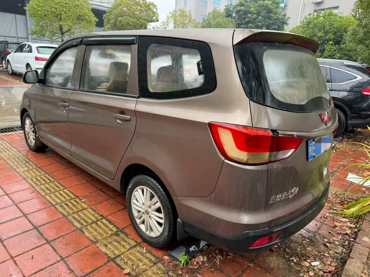 Wuling Hongguang  из Китая
