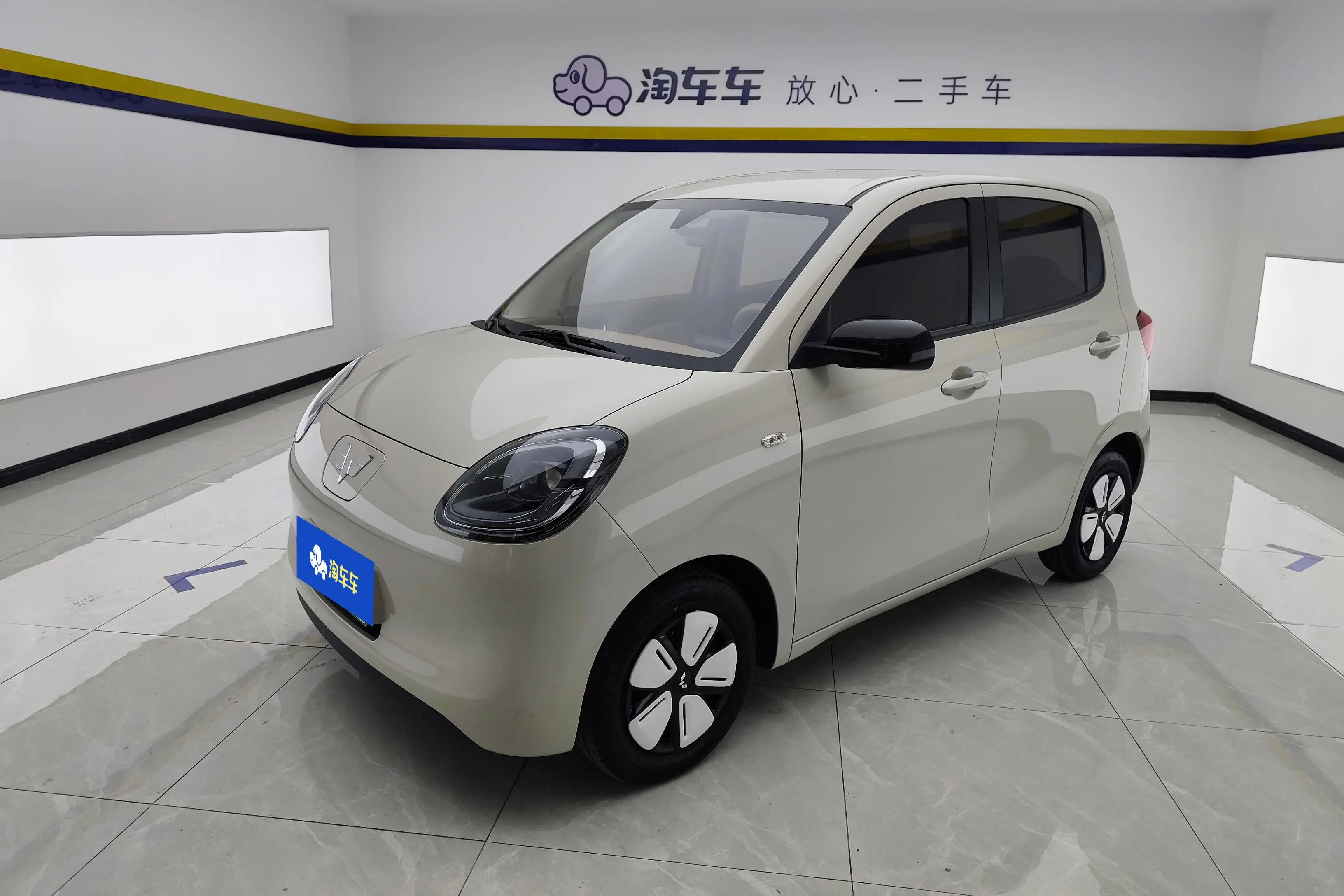 Wuling Hongguang MINIEV  из Китая
