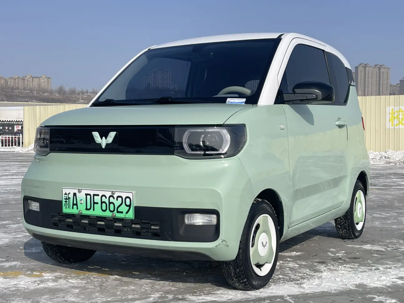 Wuling Hongguang MINIEV  из Китая