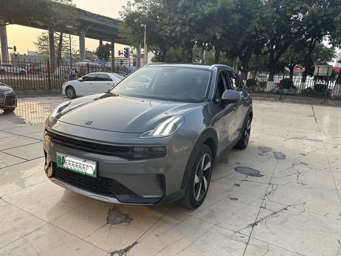 Lynk & Co 06 EM-P  из Китая