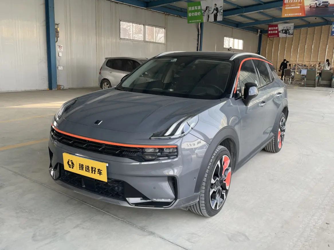 Lynk & Co 06  из Китая