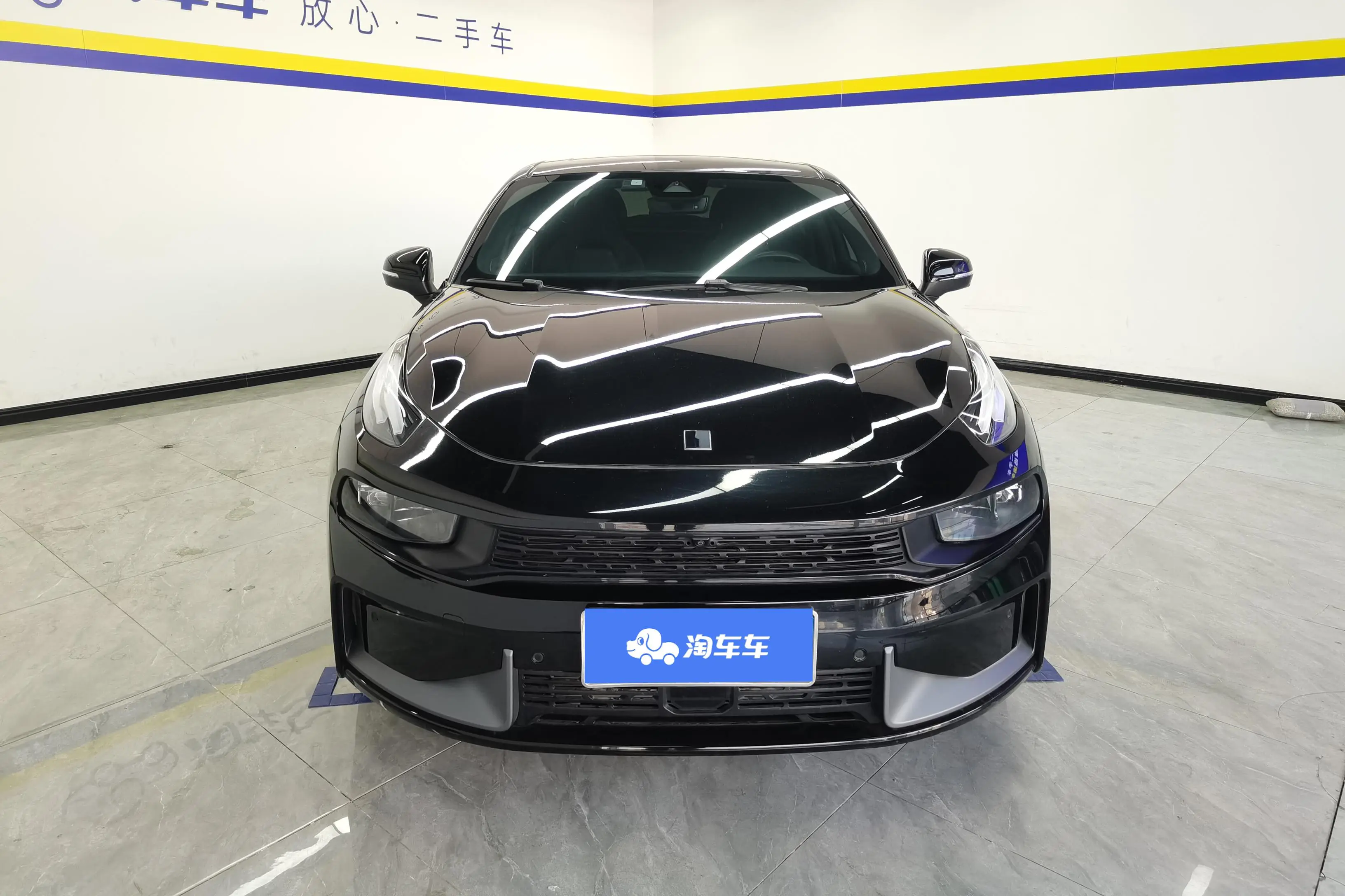 Lynk & Co 03