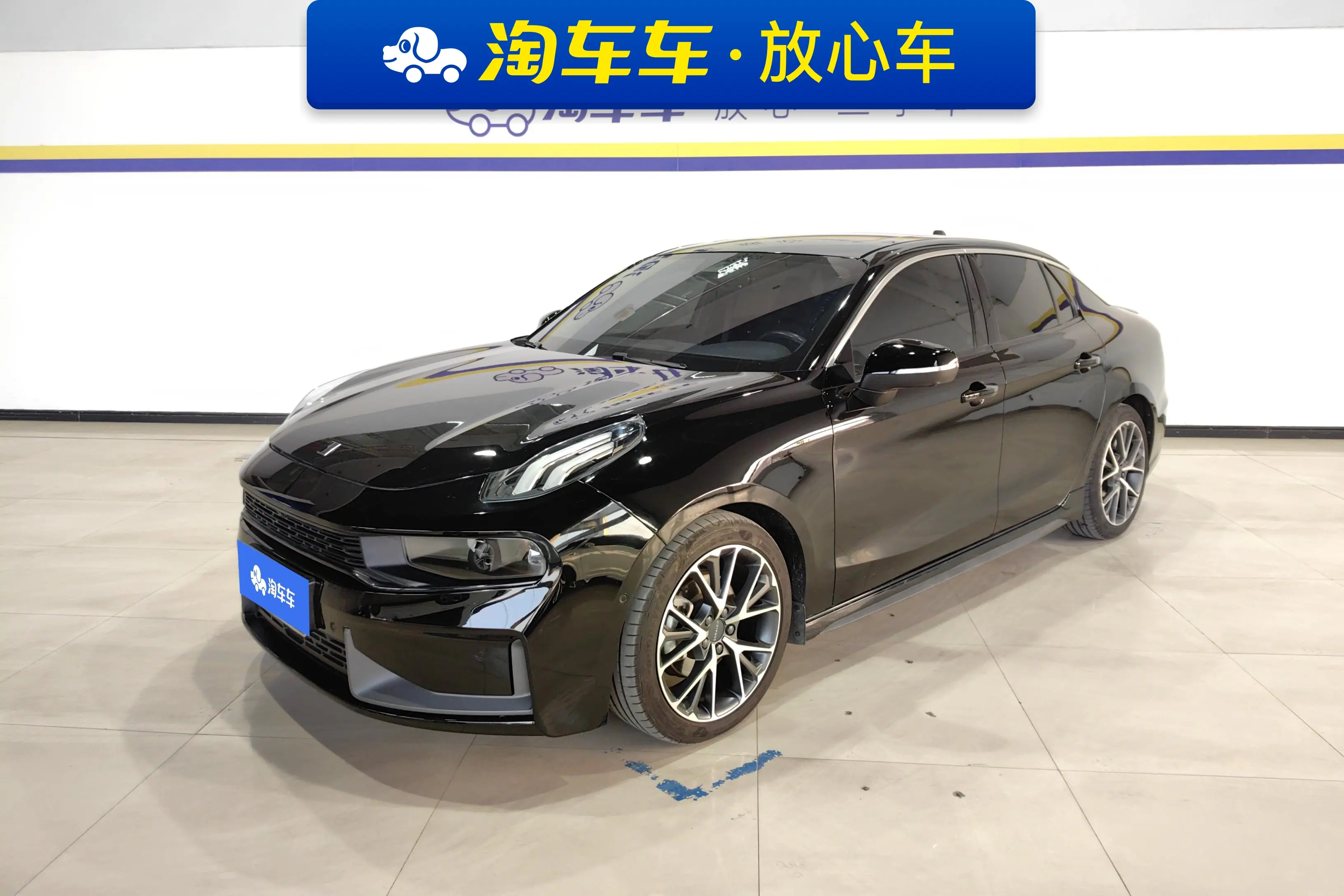 Lynk & Co 03