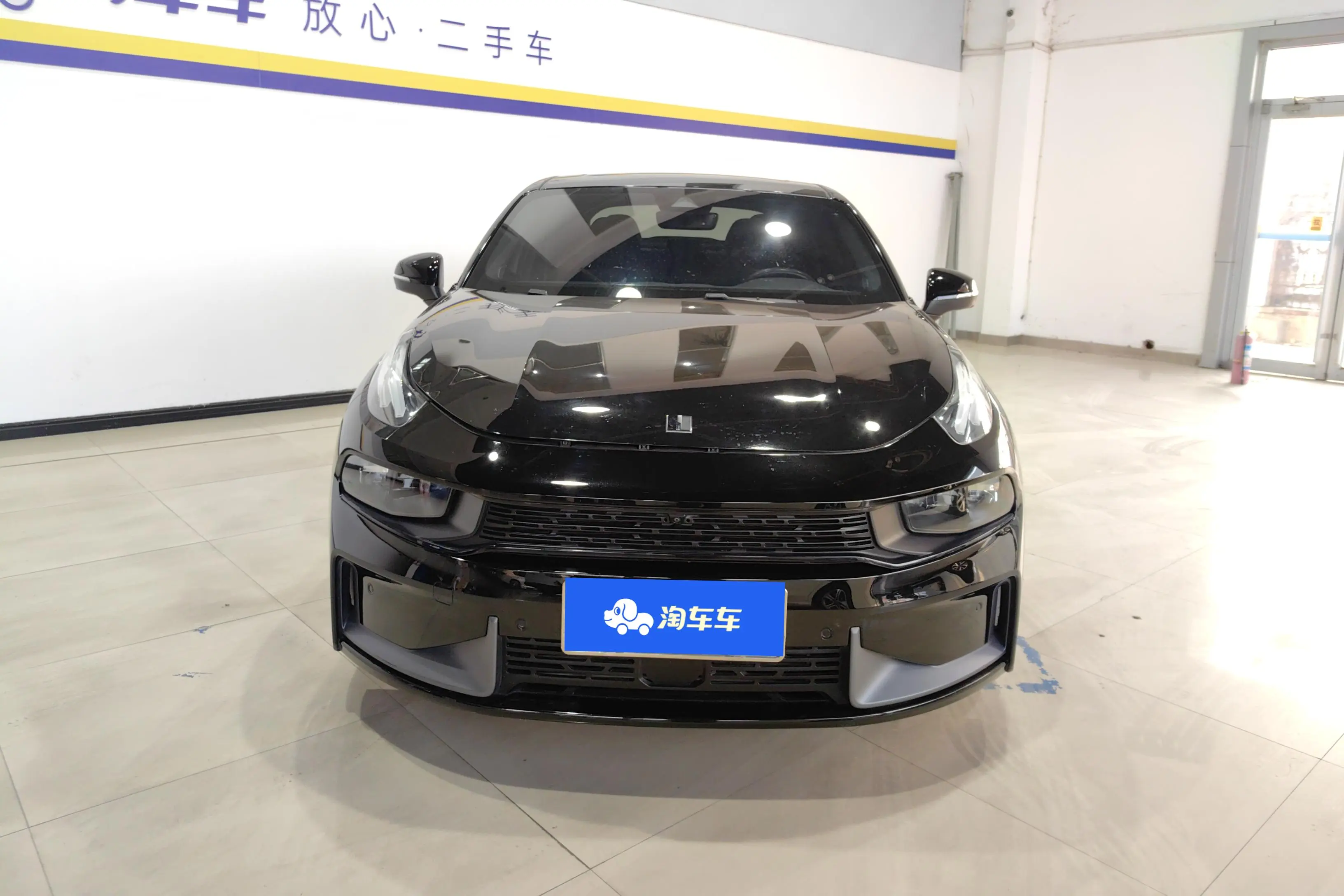 Lynk & Co 03