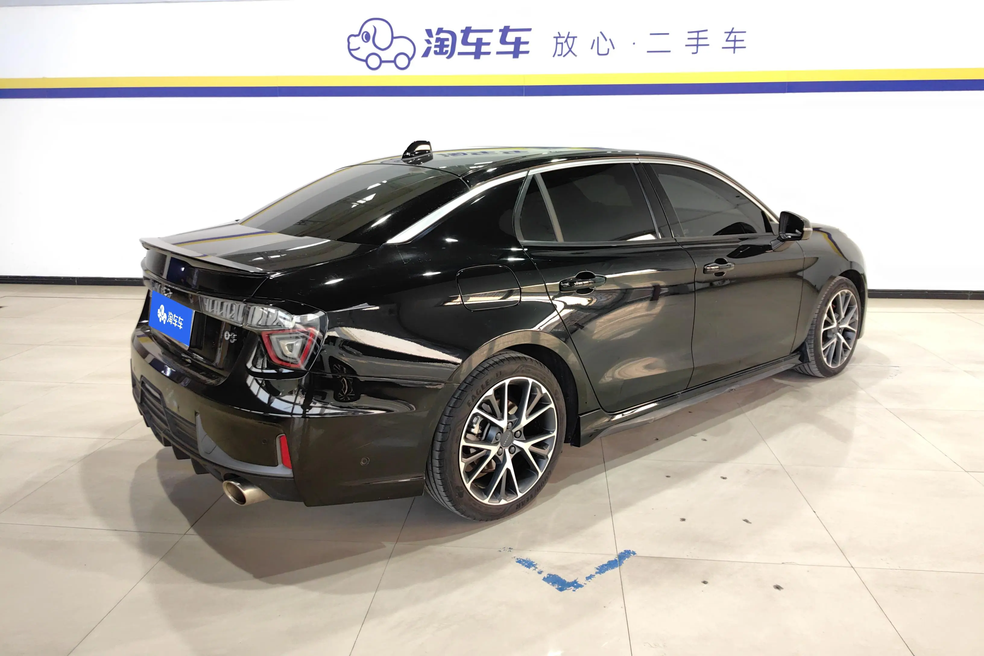 Lynk & Co 03