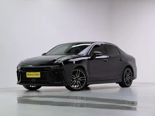 Lynk & Co 03