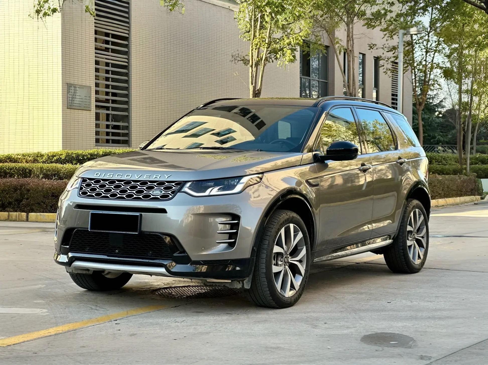 Land Rover Discovery Sport PHEV  из Китая