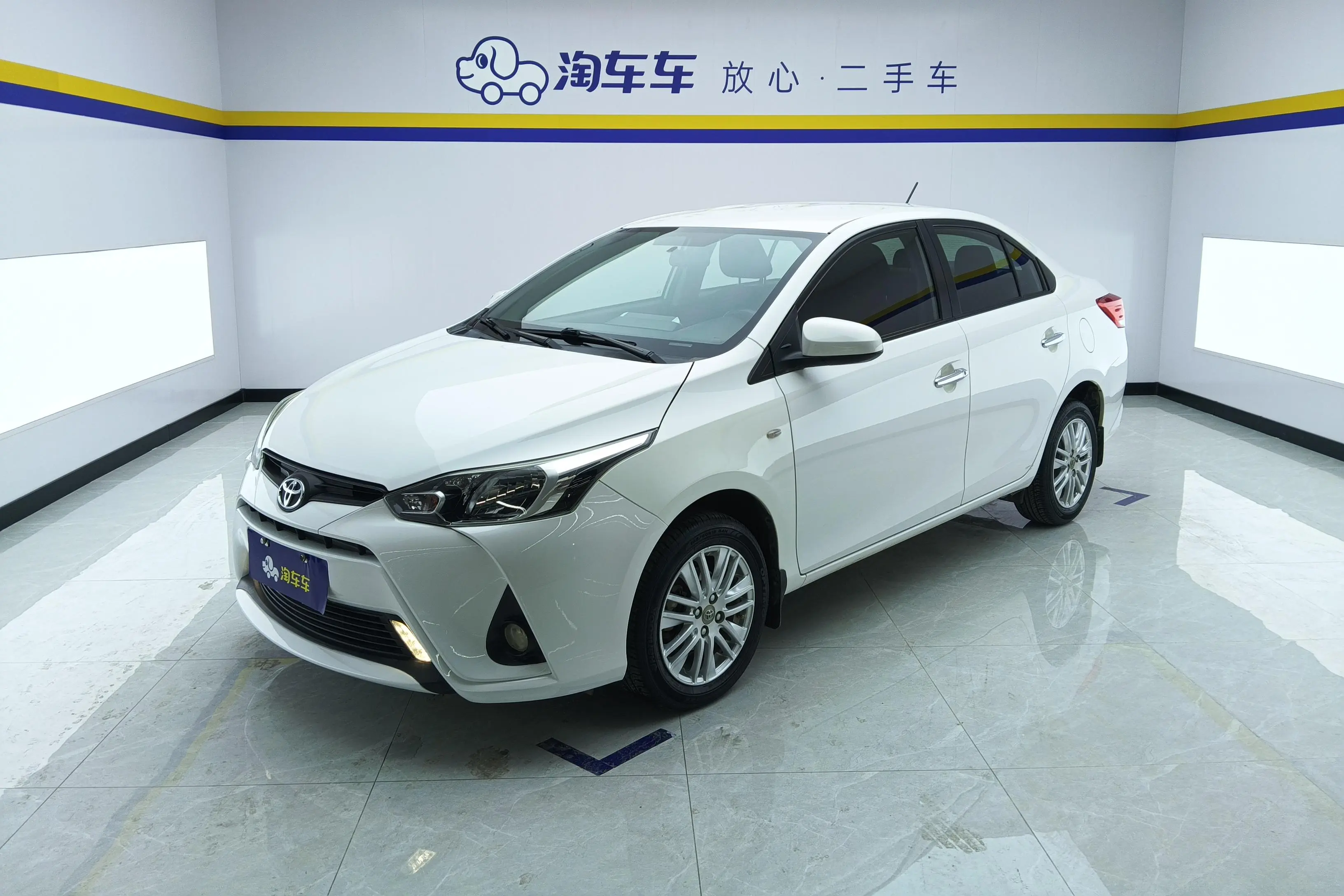 Toyota YARiS L Enjoy  из Китая