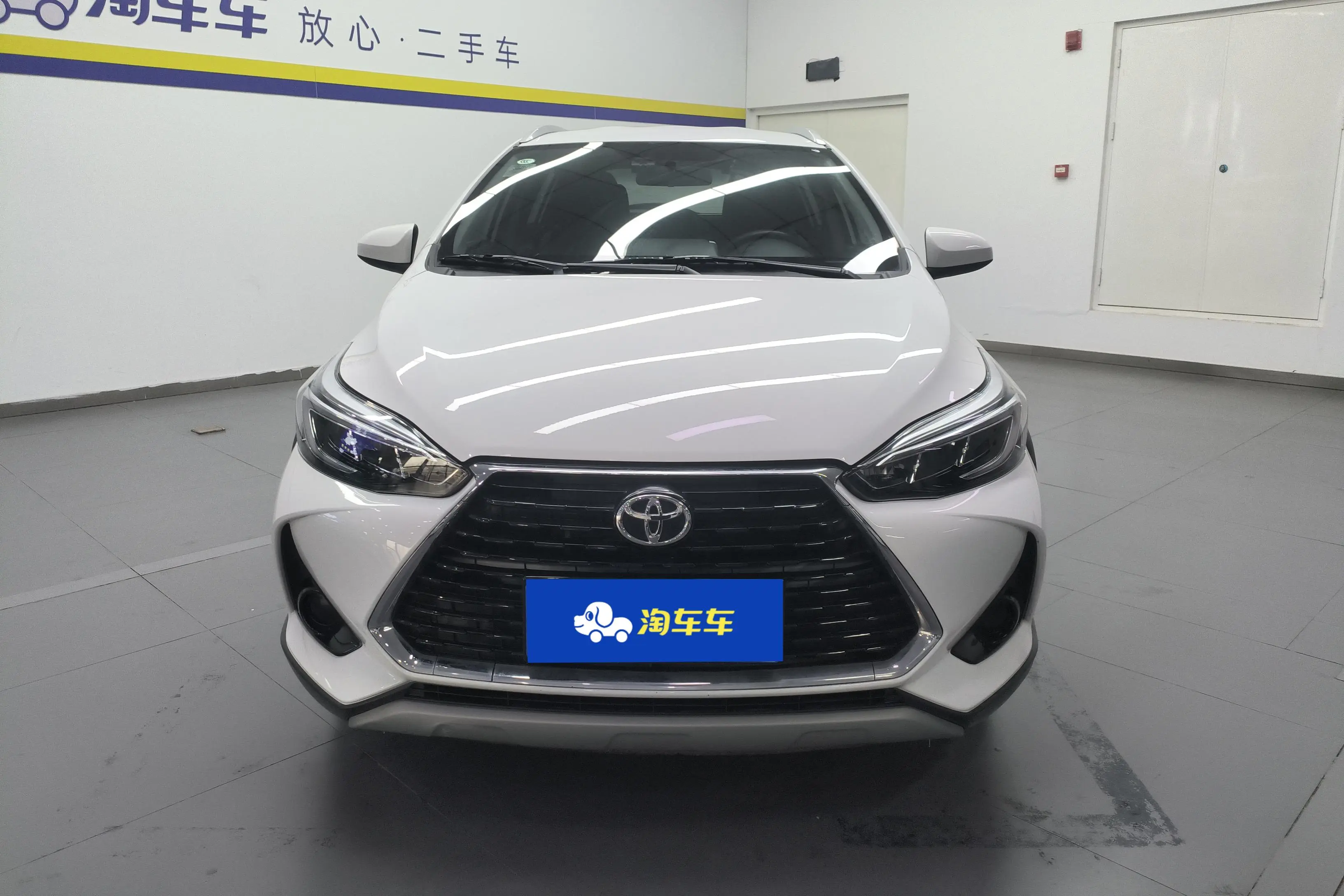 Toyota Yaris L  из Китая